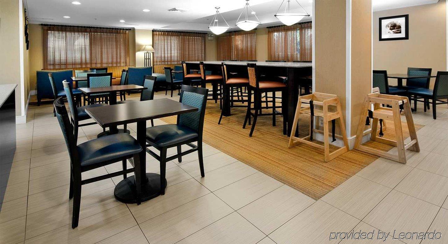Hampton Inn אשבורו מראה חיצוני תמונה